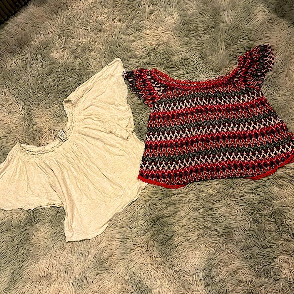 Great Bundle babes! Batwing Crop top & belle du jour Off Shoulder Crop top SZ S